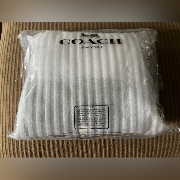 COPY - Coach Nolita Barrel Bag new with tags in packaging - Picture 3 of 4